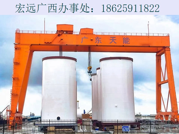 大吨位门式起重机